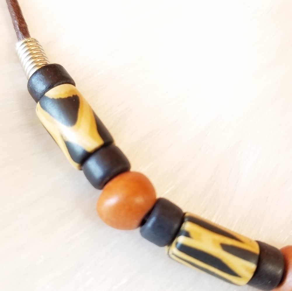 TRIBAL Look Beaded Necklace - Picture 4 of 8